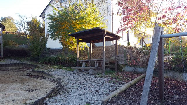 Spielplatz Mitterscheyern Sitzmöglichkeit