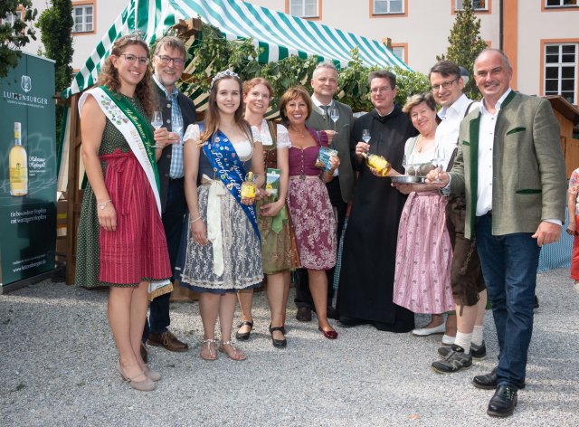 Grossansicht in neuem Fenster: Hopfakranzlfest Prosecco