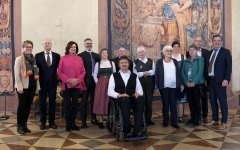 Ehrung Christiana Felber und Franz Bernd Olbrich - Bild von Alica Köstler-Hösl - zugeschnitten Ehrung Christiana Felber und Franz Bernd Olbrich - Bild von Alica Köstler-Hösl - zugeschnitten