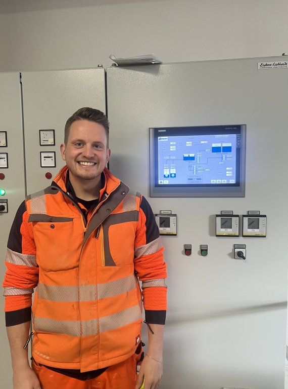 Wasserwart Übergabe - technisch fortschrittlich Andy Thomsen von Elisabeth Kreitmeyer am 11.02.2026.jpeg